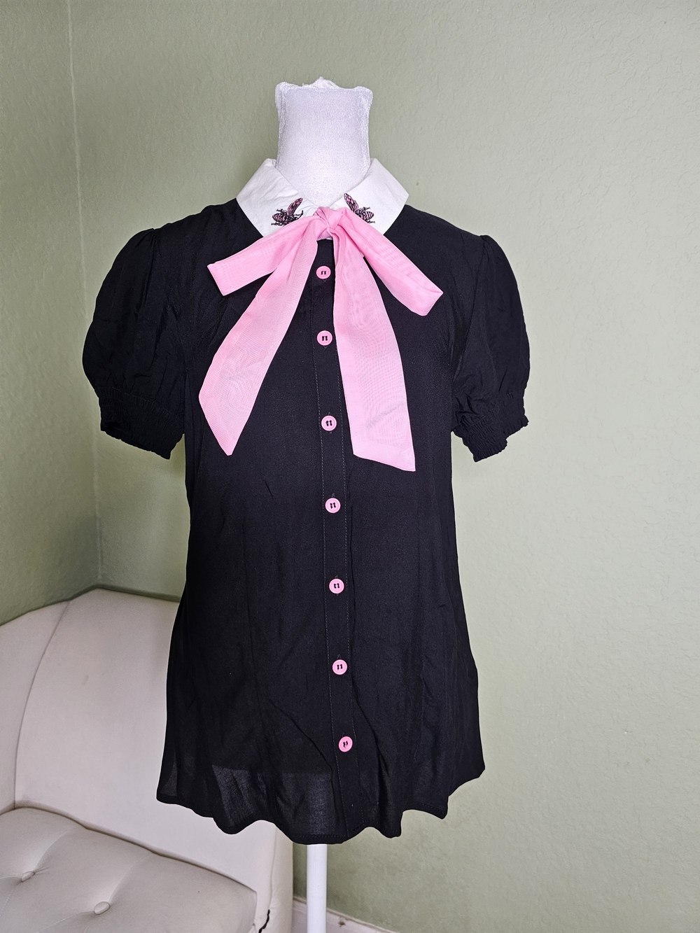 Hell Bunny BNWT Black Puff Sleeve Blouse with Pink Bow Tie